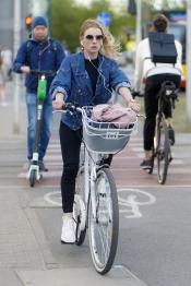 Większość ankietowanych Polaków chciałaby kupić rower elektryczny, gdyby był on dofinasowany